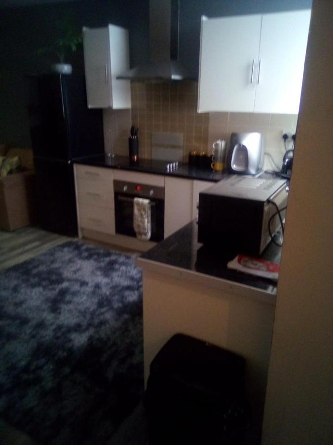 Town Center Large 2 Bedroom Apartment- Sleeps Up To 6 - Dogs Welcome - 2 Minutes From Train Station Blackpool Kültér fotó